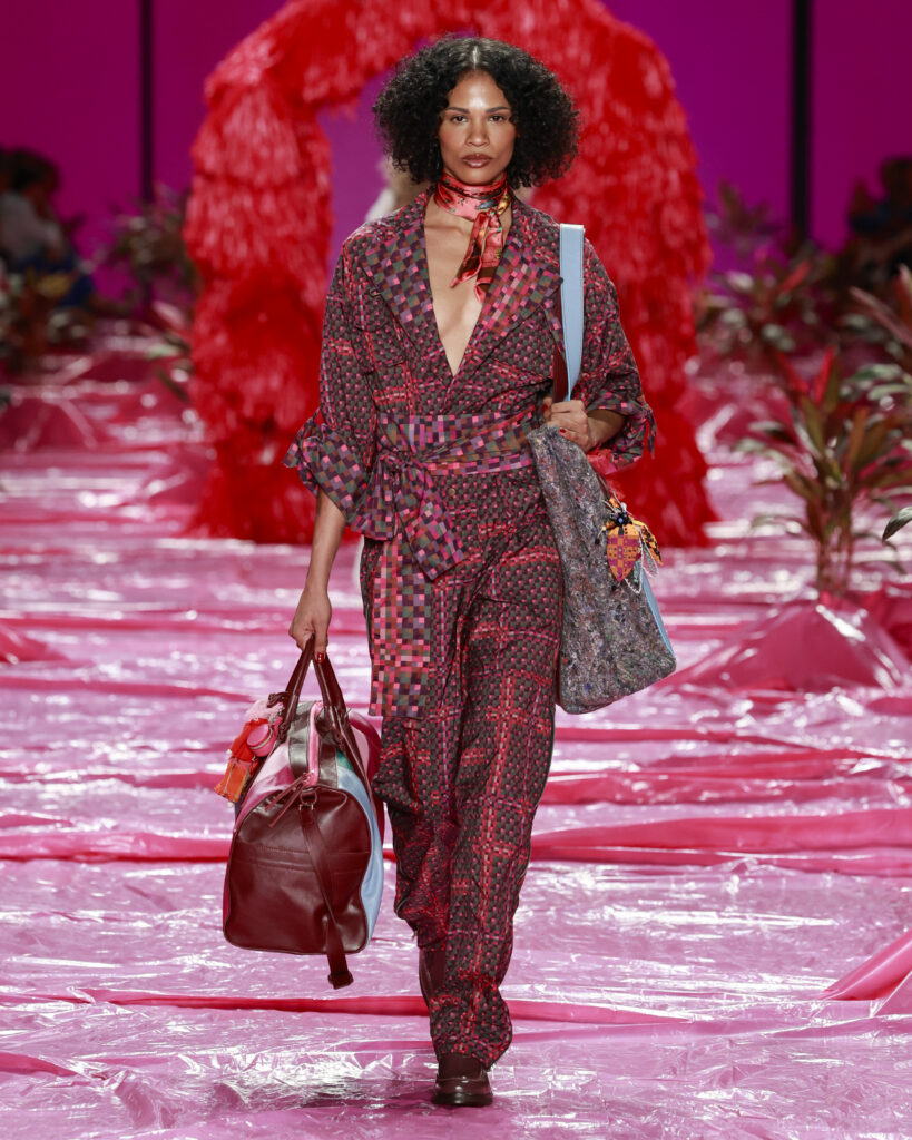 Isabela CapetoRio Fashion Week 2026Foto: Ze Takahashi/ @agfotosite