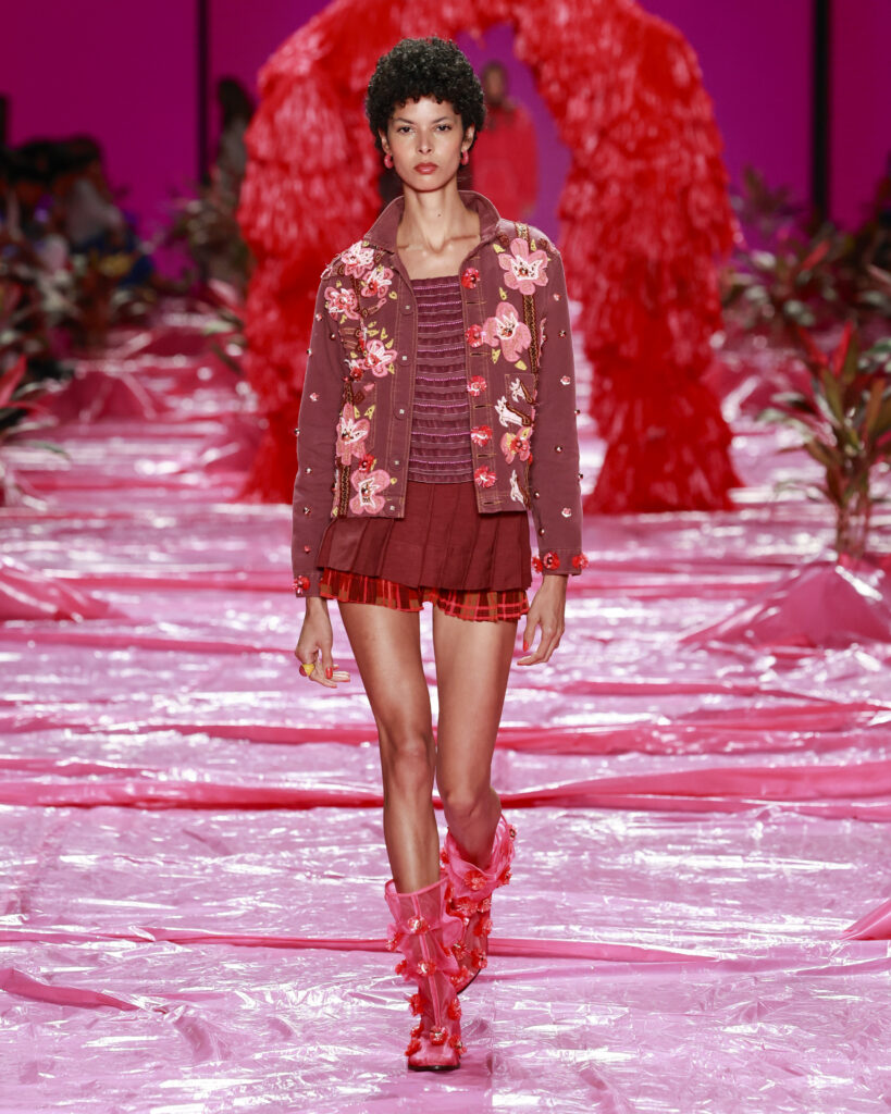 Isabela CapetoRio Fashion Week 2026Foto: Ze Takahashi/ @agfotosite