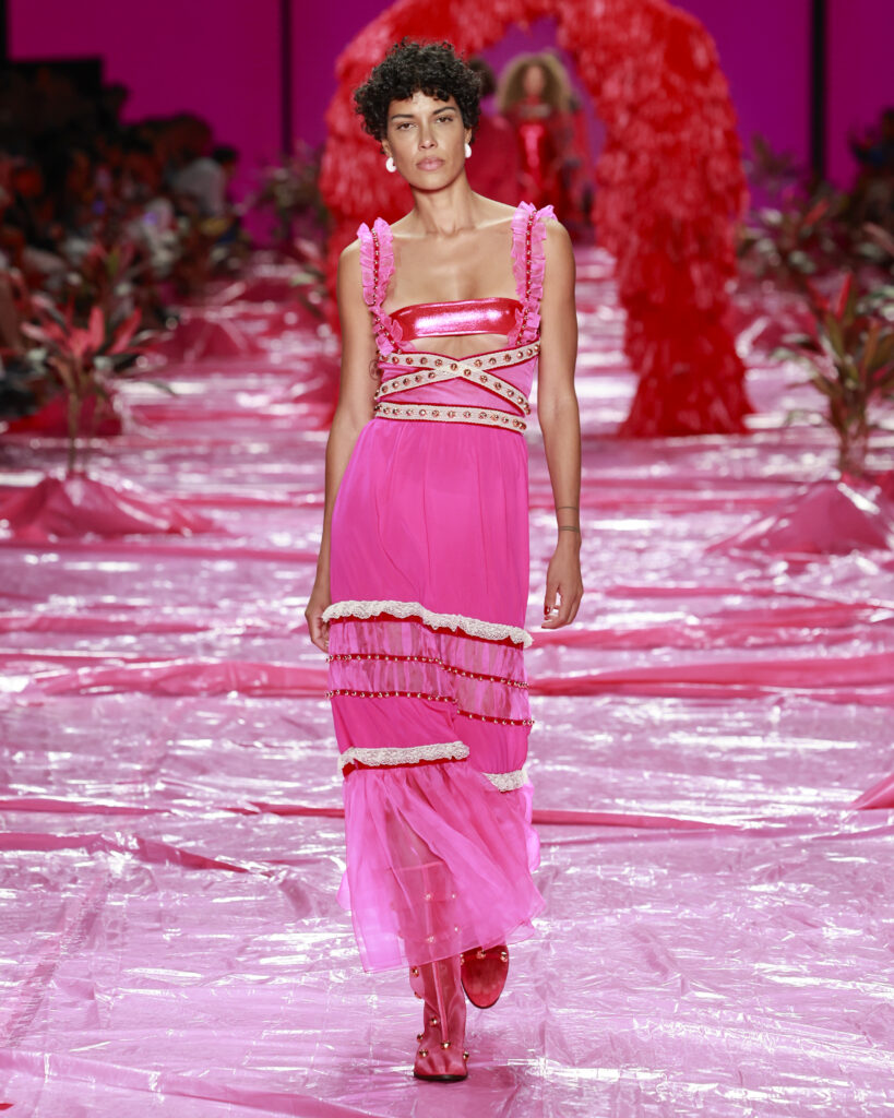 Isabela CapetoRio Fashion Week 2026Foto: Ze Takahashi/ @agfotosite