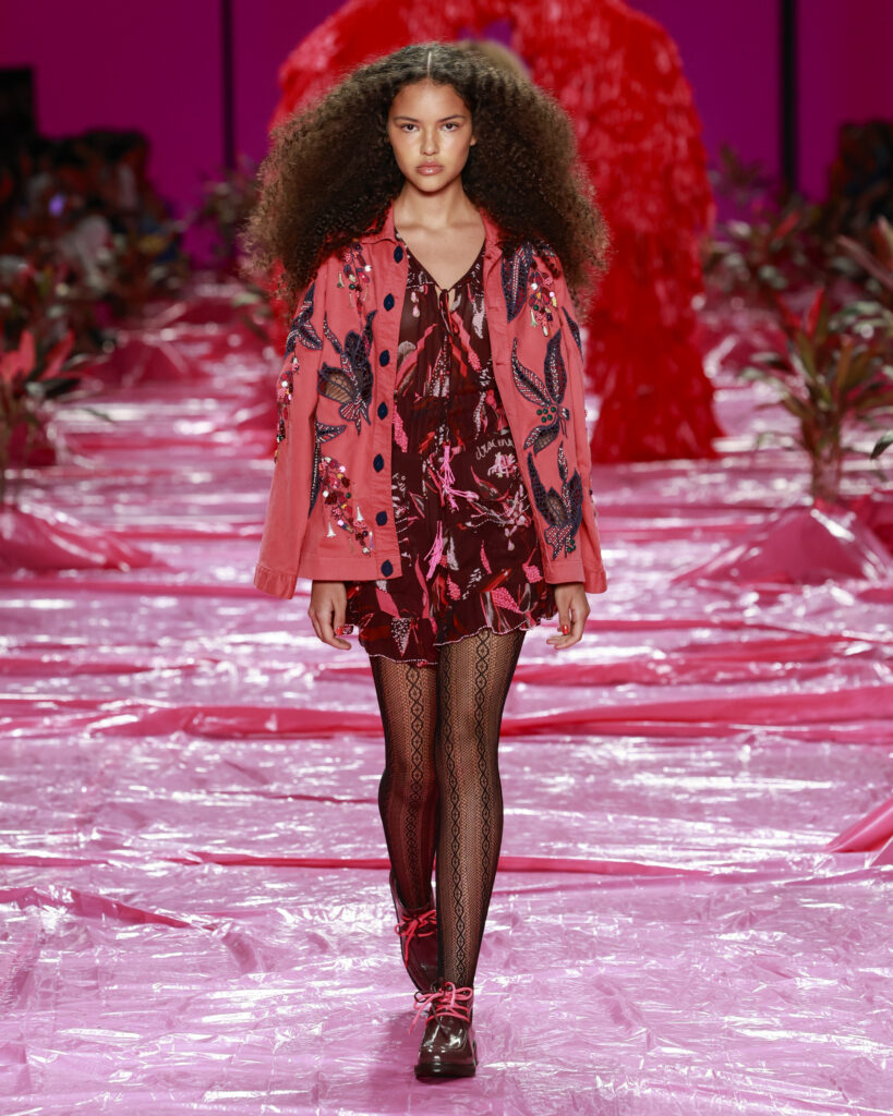 Isabela CapetoRio Fashion Week 2026Foto: Ze Takahashi/ @agfotosite