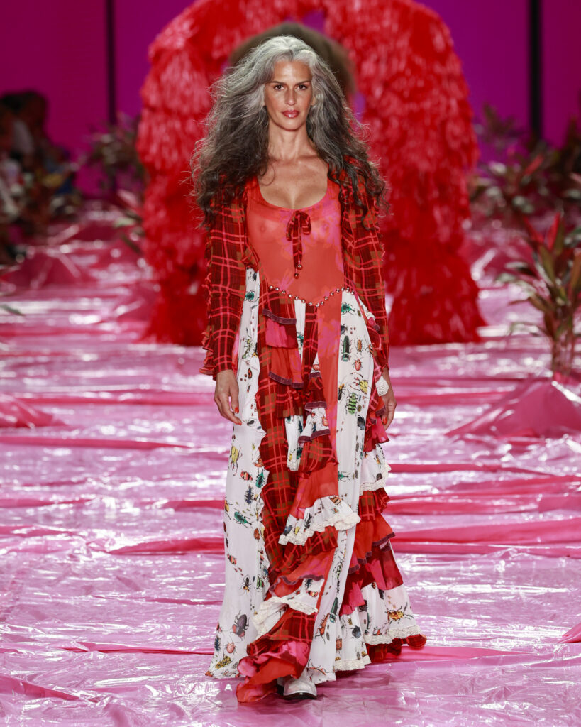 Isabela CapetoRio Fashion Week 2026Foto: Ze Takahashi/ @agfotosite