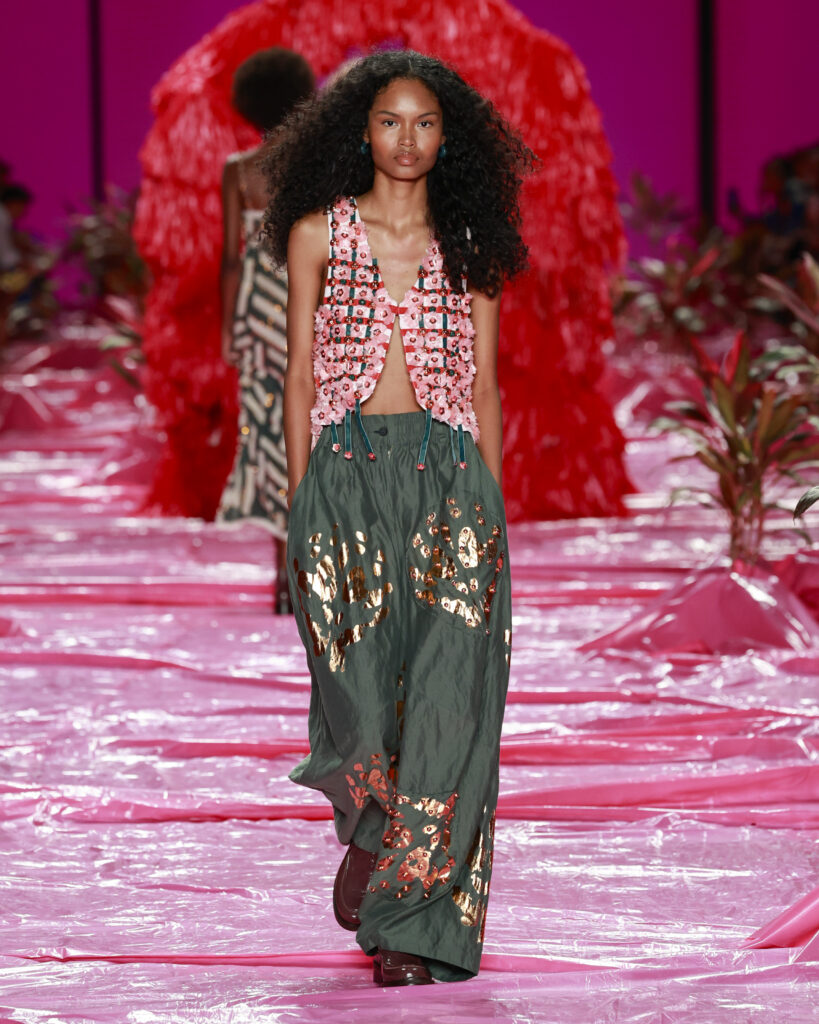Isabela CapetoRio Fashion Week 2026Foto: Ze Takahashi/ @agfotosite