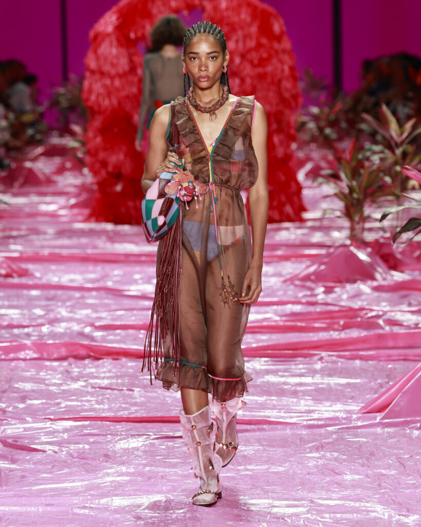 Isabela CapetoRio Fashion Week 2026Foto: Ze Takahashi/ @agfotosite