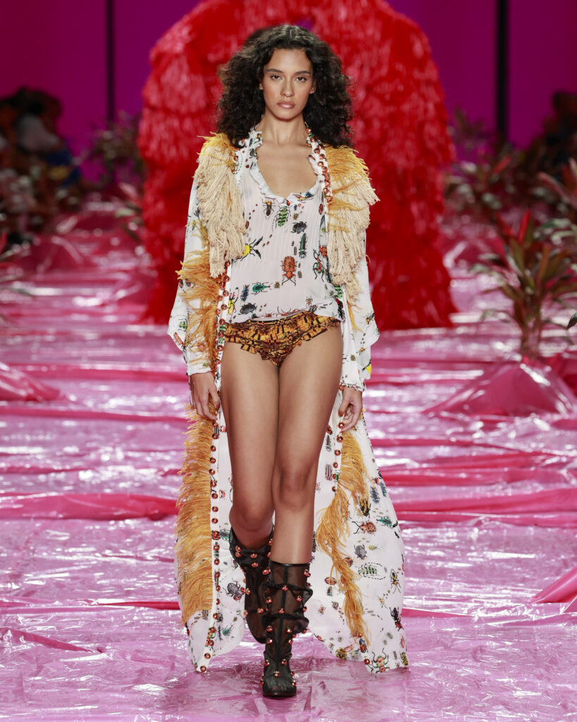 Isabela CapetoRio Fashion Week 2026Foto: Ze Takahashi/ @agfotosite